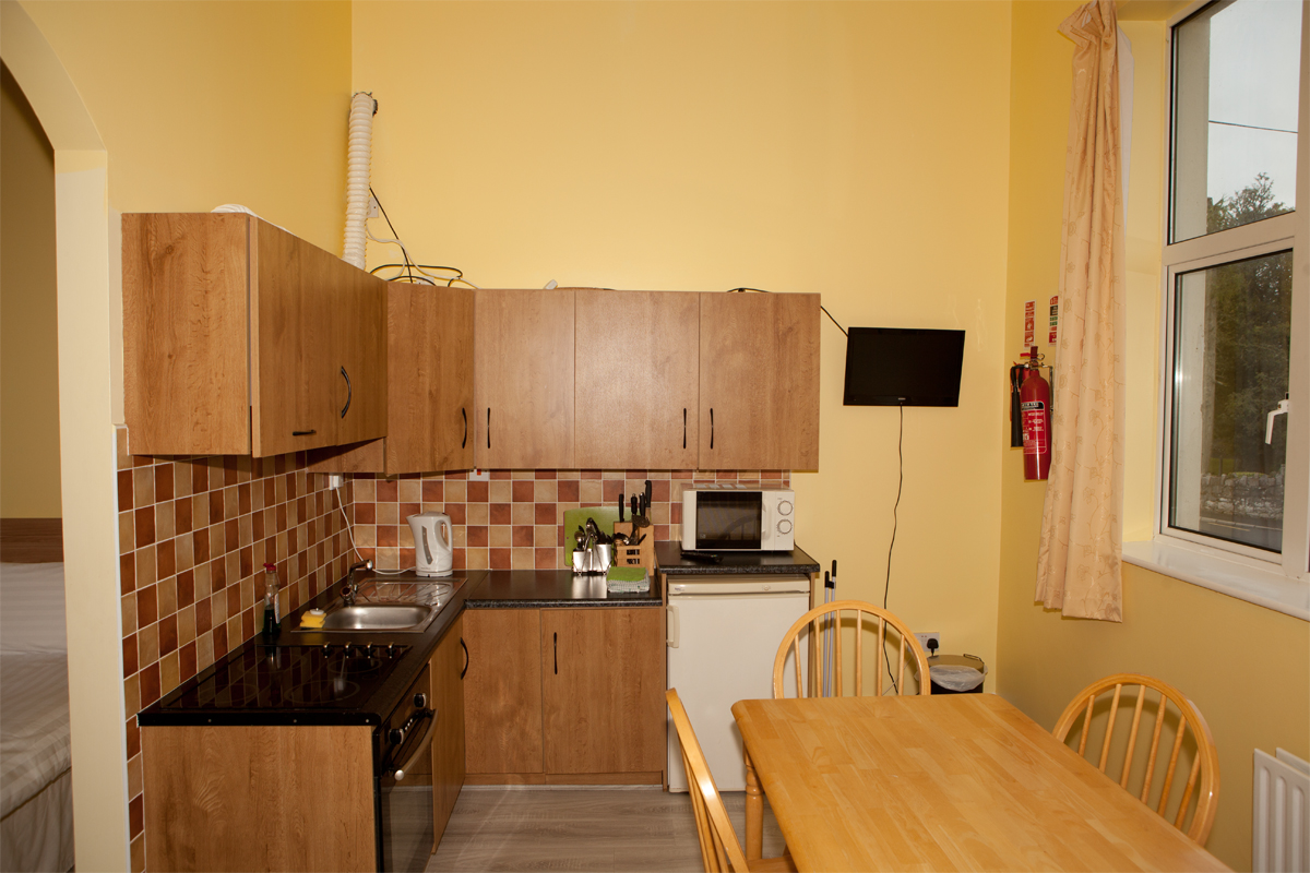 2019_09_03Far Accommodation kitchen zip